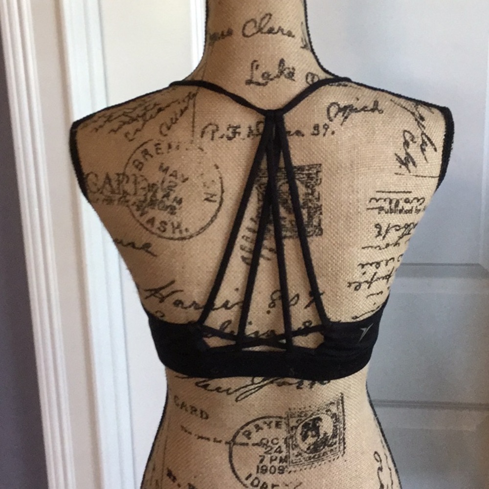 OLD NAVY go-dry light support black bra~Small